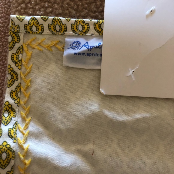 April Cornel table placement NWT Set of four. - Picture 3 of 16